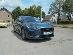 Blau Gebraucht 2023 Ford Focus ST-Line X Limousine | 23.490 € (Fairer Preis)