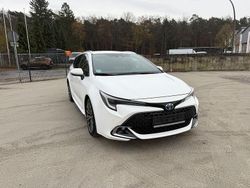 Weiß Gebraucht 2024 Toyota Corolla Team Kombi | 22.400 € (Guter Preis)