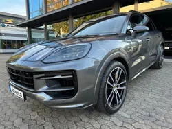 Quarzit grau metallic Neu 2024 Porsche Cayenne SUV | 143.990 € (Fairer Preis)