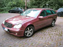 Rot Gebraucht 2003 Mercedes C270 Avantgarde Kombi | 2.111 €