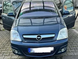 Blau Gebraucht 2006 Opel Meriva Van / Kleinbus | 3.600 € (Etwas zu teuer)