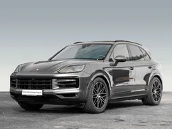 Grau Gebraucht 2024 Porsche Cayenne Sport SUV | 98.400 € (Fairer Preis)