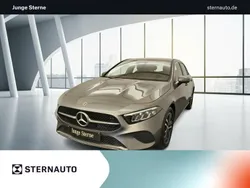 Grau Gebraucht 2024 Mercedes A200 Progressive Limousine | 29.512 € (Fairer Preis)