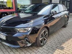 Lackierung schwarz perla nera/ Gebraucht 2025 Opel Astra Kombi | 32.880 € (Teuer)