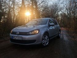 Grau Gebraucht 2009 VW Golf VI Comfortline Kleinwagen | 5.500 € (Etwas zu teuer)