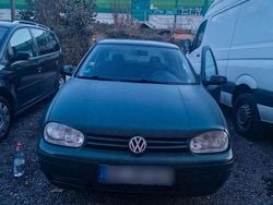 Grün Gebraucht 1999 VW Golf IV Kleinwagen | 600 € (Superpreis)