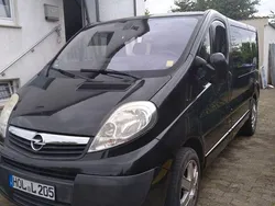 Schwarz Gebraucht 2009 Opel Vivaro Van | 9.400 € (Fairer Preis)