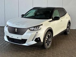 Pearl white / dach schwarz Gebraucht 2022 Peugeot e-2008 GTi SUV | 18.250 € (Fairer Preis)