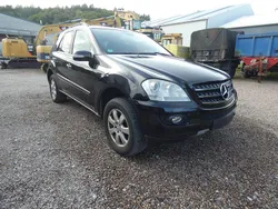 Schwarz Gebraucht 2006 Mercedes ML320 SUV | 3.900 €