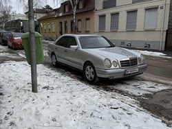Grau Gebraucht 1996 Mercedes E280 Elegance Limousine | 3.900 €