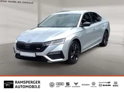 Silber (brillantsilber metallic) Gebraucht 2022 Skoda Octavia RS Kombi | 31.490 € (Fairer Preis)