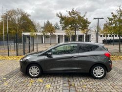 Grau Gebraucht 2018 Ford Fiesta Cool & Connect Kleinwagen | 8.900 € (Fairer Preis)