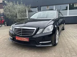 Obsidianschwarz metalliclack Gebraucht 2012 Mercedes E200 Avantgarde Kombi | 8.700 € (Superpreis)