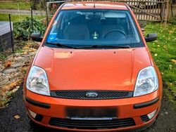 Orange Gebraucht 2003 Ford Fiesta Kleinwagen | 1.500 € (Fairer Preis)