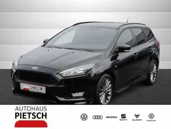 Schwarz Gebraucht 2018 Ford Focus ST-Line Kombi | 13.940 € (Fairer Preis)
