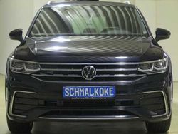 Deep black pearlescent (metallic) Gebraucht 2021 VW Tiguan R-line SUV | 30.500 € (Superpreis)