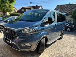 Blau Gebraucht 2023 Ford Tourneo Custom Van / Kleinbus | 42.500 € (Etwas zu teuer)