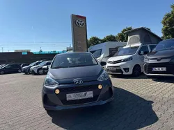 Grau Gebraucht 2018 Hyundai i10 Kleinwagen | 8.455 € (Fairer Preis)