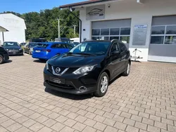Schwarz Gebraucht 2015 Nissan Qashqai Tekna SUV | 10.900 € (Guter Preis)