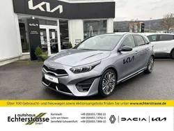 Lunarsilber metallic Neu 2024 Kia Ceed GT-Line Limousine | 31.219 € (Fairer Preis)