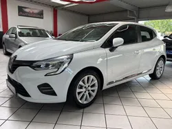Weiß Gebraucht 2020 Renault Clio V Experience Limousine | 11.400 € (Fairer Preis)