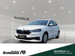 Weiß Gebraucht 2023 Skoda Fabia Limousine | 15.750 € (Fairer Preis)