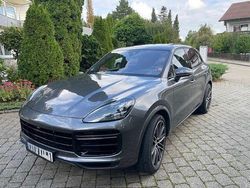 Grau Gebraucht 2019 Porsche Cayenne Turbo SUV | 87.000 € (Teuer)