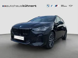 Black sapphire metallic Gebraucht 2024 BMW 223 Active Tourer M Sport Van / Kleinbus | 37.755 € (Fairer Preis)