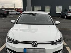 Weiß Gebraucht 2021 VW Golf VIII Highline Limousine | 18.999 € (Etwas zu teuer)