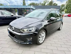 Schwarz Gebraucht 2018 VW Golf Sportsvan Highline Van / Kleinbus | 18.495 € (Fairer Preis)