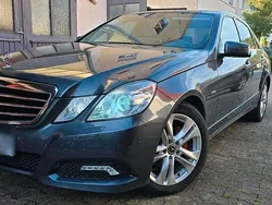 Blau Gebraucht 2009 Mercedes E220 Limousine | 13.500 € (Teuer)