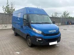 Blau Gebraucht 2015 Iveco Daily Van / Kleinbus | 6.800 €
