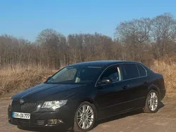 Schwarz Gebraucht 2011 Skoda Superb Limousine | 6.000 € (Superpreis)