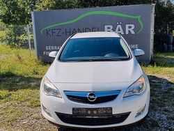 Weiß Gebraucht 2012 Opel Astra Design Edition Kombi | 3.200 € (Fairer Preis)