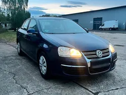 Blau Gebraucht 2006 VW Jetta Limousine | 2.000 € (Fairer Preis)