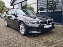 Saphirschwarz Gebraucht 2022 BMW 320e Advantage Kombi | 21.490 € (Guter Preis)