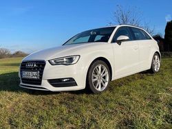 Weiß Gebraucht 2013 Audi A3 Ambition Limousine | 11.200 € (Fairer Preis)