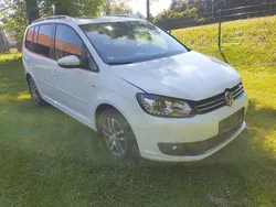 Weiß Gebraucht 2014 VW Touran Cup Van / Kleinbus | 10.500 € (Fairer Preis)