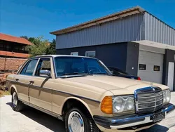 Beige Gebraucht 1981 Mercedes 240 Limousine | 9.599 €