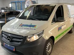 Grau Gebraucht 2019 Mercedes Vito Van / Kleinbus | 14.890 € (Fairer Preis)