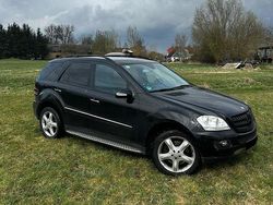 Schwarz Gebraucht 2006 Mercedes ML500 SUV | 7.500 €