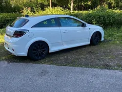 Weiß Gebraucht 2010 Opel Astra GTC Coupé | 3.500 € (Fairer Preis)
