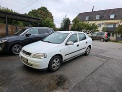 Weiß Gebraucht 1999 Opel Astra Limousine | 500 €