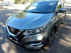 Grau Gebraucht 2018 Nissan Qashqai Tekna SUV | 17.000 € (Guter Preis)