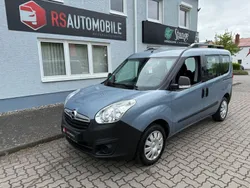 Blau Gebraucht 2012 Opel Combo Selection Van / Kleinbus | 7.299 € (Fairer Preis)