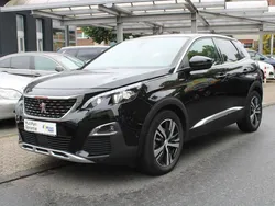 Lackierung schwarz perla nera/ Gebraucht 2019 Peugeot 3008 Allure GT-Line SUV | 21.990 € (Etwas zu teuer)
