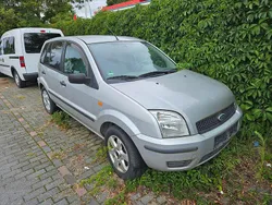 Silber Gebraucht 2004 Ford Fusion Viva Limousine | 1.999 € (Guter Preis)