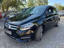 Kosmosschwarz metalliclack Gebraucht 2015 Mercedes B180 Van / Kleinbus | 12.490 € (Fairer Preis)
