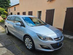 Blau Gebraucht 2014 Opel Astra Exklusiv Kombi | 6.000 € (Fairer Preis)
