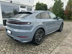 Artikgrau Gebraucht 2024 Porsche Cayenne SUV | 117.990 € (Fairer Preis)